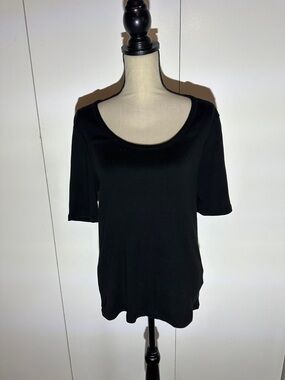 Time and Tru Black Scoop Neck Short Knit T-shirt Sleeve Top